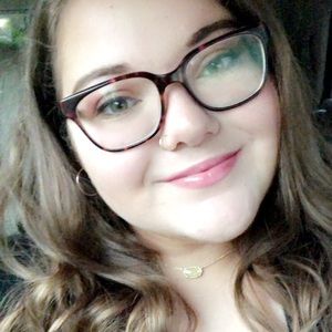 Meet your Posher, Jolie